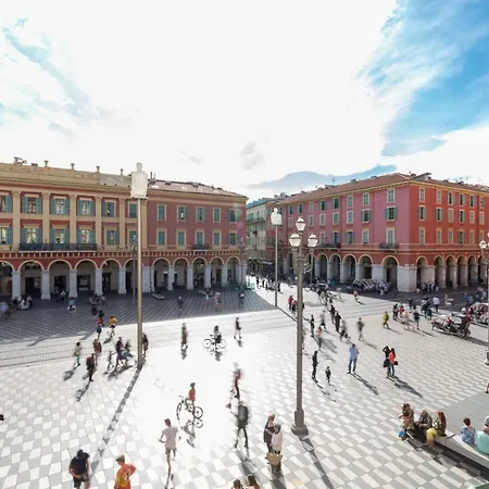 Nestor&jeeves - Marin Debussy - - By Shopping Area Apartman